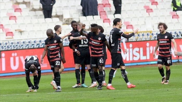 Gaziantep FK'da futbolculara sarı uyarı